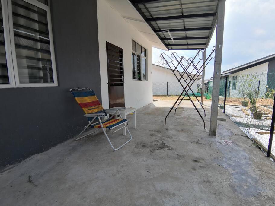 Modern , Spacious Gambang Ump 18 Guest House Экстерьер фото